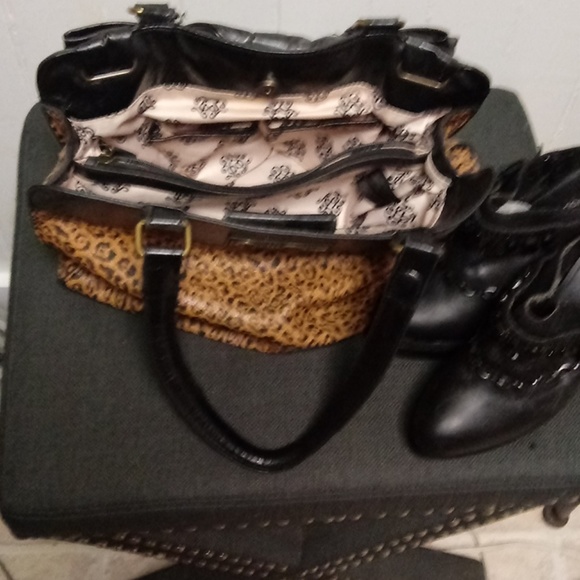 Handbag - Picture 3 of 3